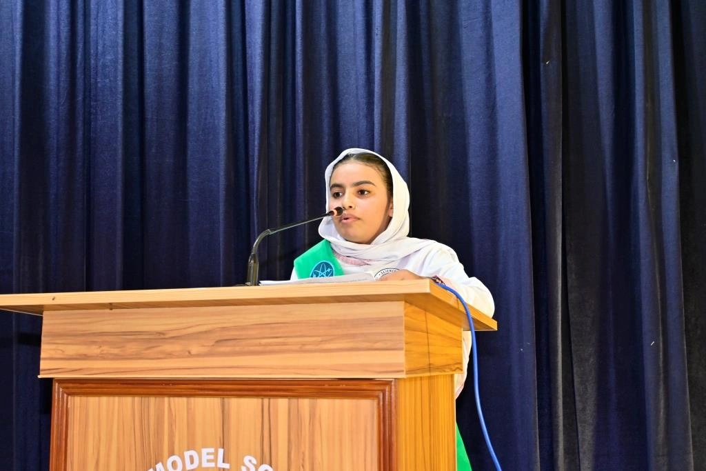 _LDC0024-ezgif.com-jpg-to-webp-converter